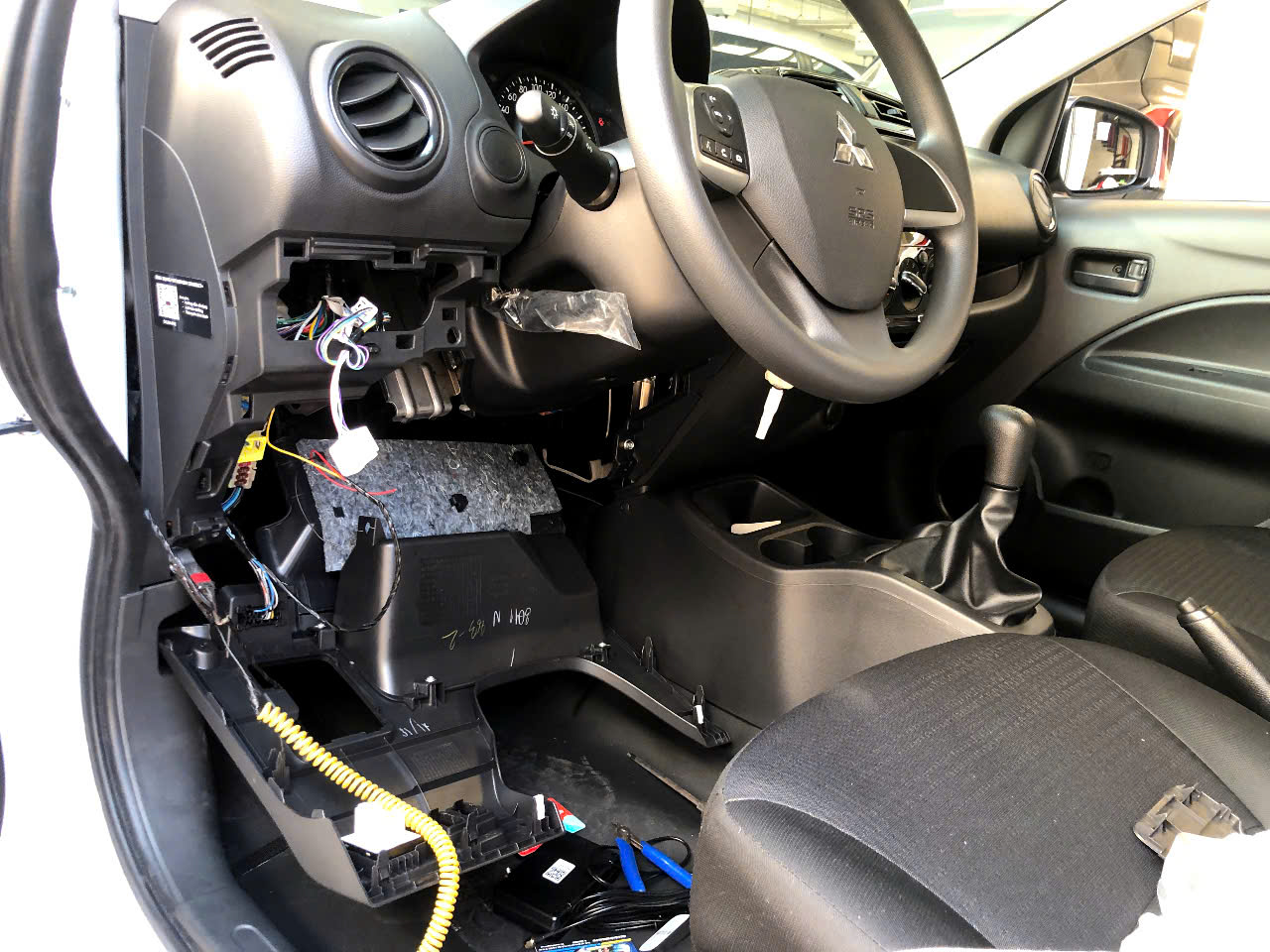 Lắp Đặt Định Vị Xe Mitsubishi Attrage Có Tác Dụng Gì ? .Giá Bao Nhiêu ? 